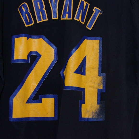 Lakers Kobe Bryant 24 Black Mamba Double Sided Tee - Picture 4 of 4